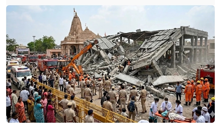 परभणीत सभामंडप कोसळुन 5 भाविकांचा मृत्यू ; 30-35 गंभीर जखमी