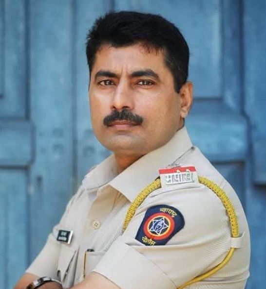नवीन कामठीचे पोलीस निरीक्षक महेश आंधळे हे विशिष्ट सेवा पदकाने सम्मानित